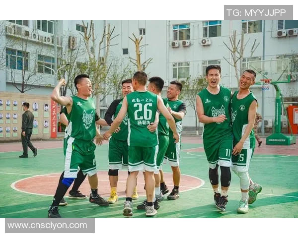 足球明星卡片精美图片汇总欣赏让你领略球场传奇的风采与魅力