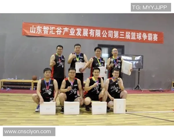 重庆篮球队在邀请赛中的团队配合表现分析与点评